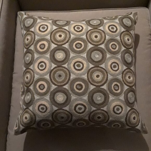 Crate & Barrel Large Circle Stitch Pillow (with Feather/Down insert) - 20 x 20 - Picture 1 of 8